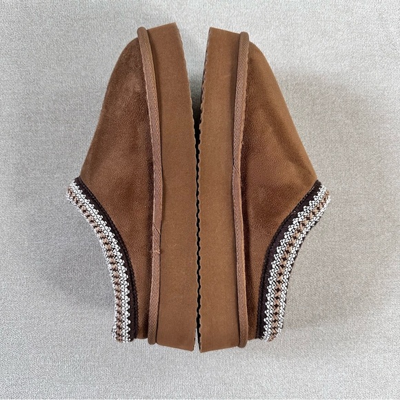 Crown Vintage Princel Platform Slipper. Size 7. NWOT. - Picture 4 of 8